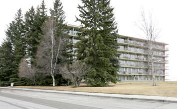 Devonshire House in Calgary, AB - Building Photo - Building Photo