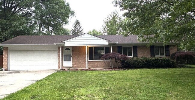 property at 3304 Maple Dr