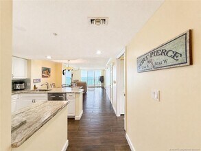 5051 N Hwy A1A in Fort Pierce, FL - Foto de edificio - Building Photo