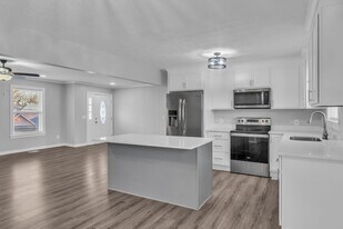 337 Hickory Dr in Old Hickory, TN - Building Photo