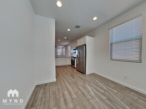 438 E Diamond Dr in Casa Grande, AZ - Foto de edificio - Building Photo