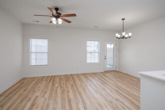 Summerland Townhomes in Bowling Green, KY - Foto de edificio - Interior Photo
