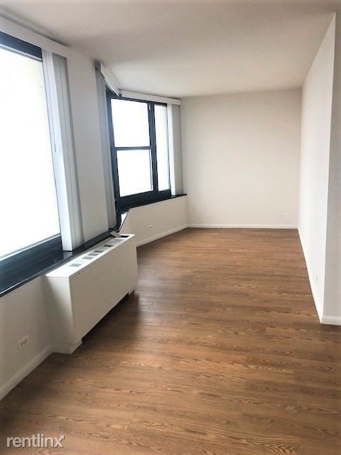 7447 S South Shore Dr in Chicago, IL - Building Photo