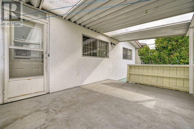 3470 Dundas St in Vancouver, BC - Building Photo - Building Photo
