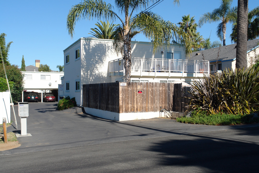 350 Chestnut Ave in Carlsbad, CA - Building Photo