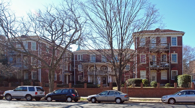 Hampton Park Apartments in Richmond, VA - Building Photo - Building Photo