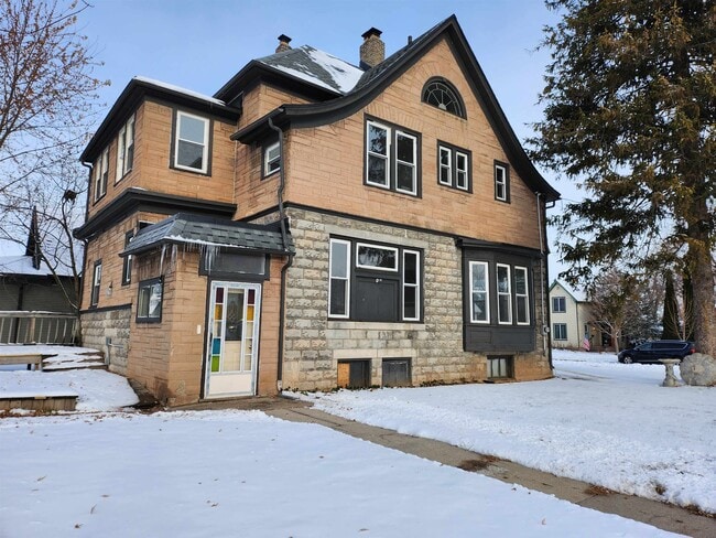 303 Doty St in Kaukauna, WI - Building Photo - Building Photo