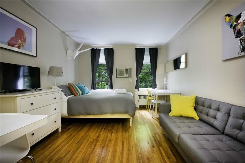 328 E 74th St-Unit -#01 in New York, NY - Foto de edificio