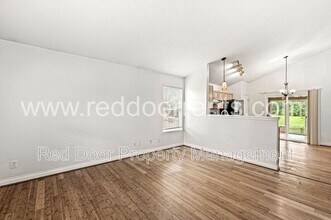 6162 Morning Dove Dr in Indianapolis, IN - Building Photo - Building Photo
