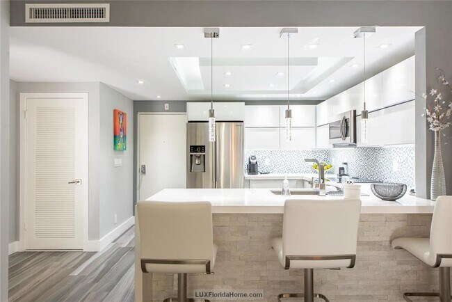 900 River Reach Dr, Unit 303 in Fort Lauderdale, FL - Building Photo - Building Photo
