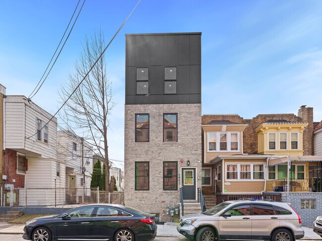 6442 Lansdowne Ave, Unit #1 in Philadelphia, PA - Building Photo - Building Photo