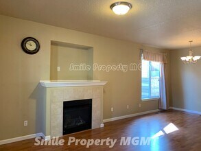 12500 SE Bush St in Portland, OR - Building Photo - Building Photo