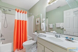 110 E Mesquite St in South Padre Island, TX - Building Photo - Building Photo