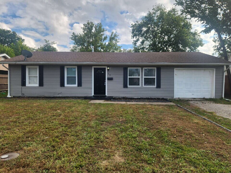 20 Melvin Dr in Sauget, IL - Building Photo