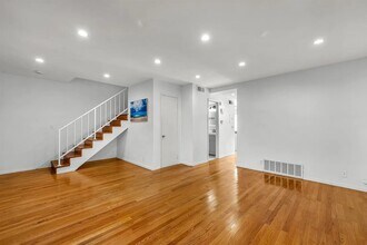 246 Green Heath Pl in Thousand Oaks, CA - Building Photo - Building Photo