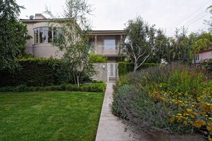 755 N Harper Ave in Los Angeles, CA - Building Photo