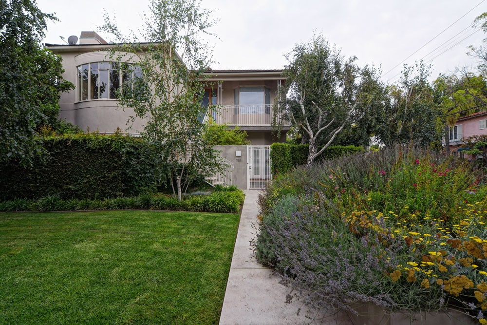 755 N Harper Ave in Los Angeles, CA - Foto de edificio