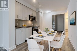 4055-4055 Parkside Village Dr in Mississauga, ON - Building Photo