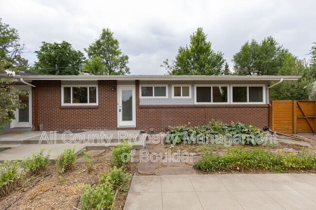 property at 4690 Sioux Dr