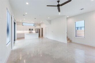 1116 Walton Ln in Austin, TX - Building Photo - Building Photo