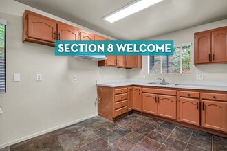 5243 Huntington Dr N in Los Angeles, CA - Building Photo - Building Photo