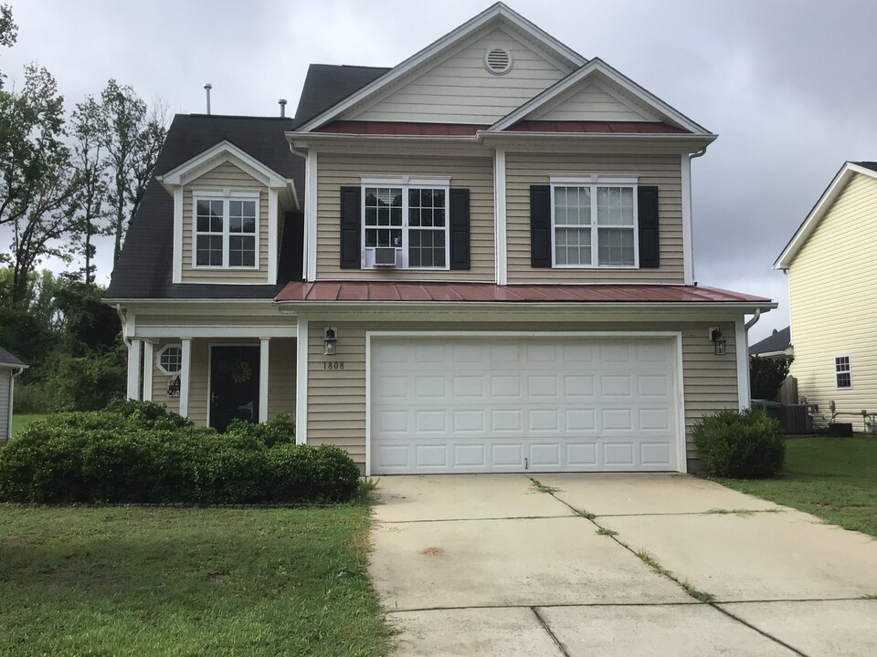 1808 Heisser Ln in Fuquay Varina, NC - Building Photo