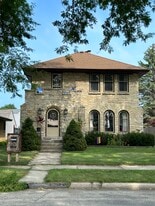 3508 S Pine Ave, Unit Upper in Milwaukee, WI - Building Photo