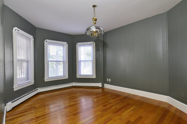 8 Creston Park, Unit 1 in Boston, MA - Building Photo - Building Photo