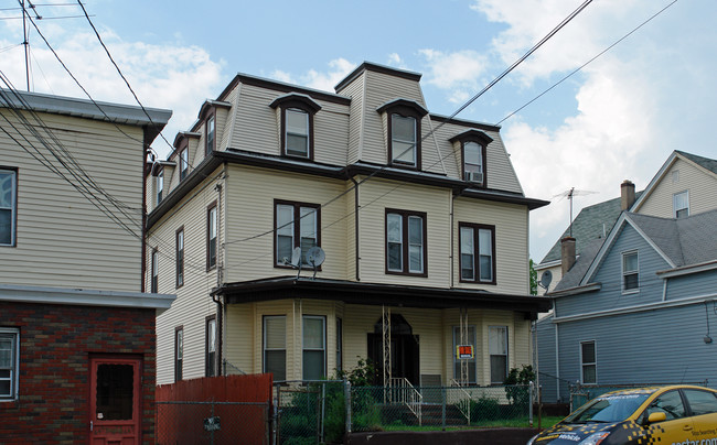 449 River St in Paterson, NJ - Building Photo - Building Photo