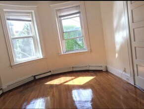 187 Winthrop Rd in Brookline, MA - Foto de edificio - Building Photo