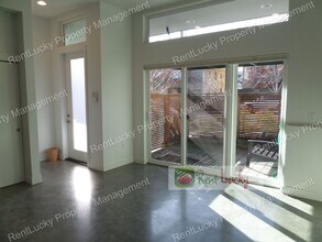 4214 Fremont Ave N in Seattle, WA - Building Photo - Building Photo