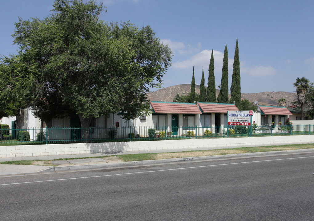 Sierra Villas in Riverside, CA - Building Photo