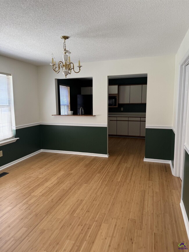 421 Granada Terrace in Warner Robins, GA - Building Photo - Building Photo