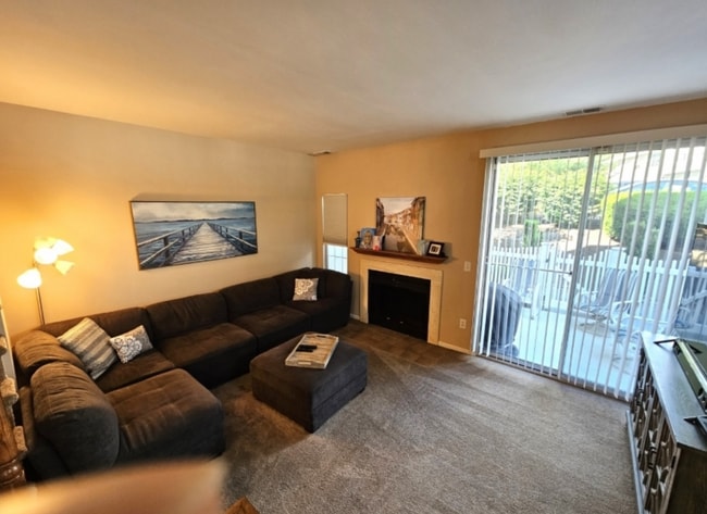 23 Bentley Ct in Bedminster, NJ - Building Photo - Building Photo