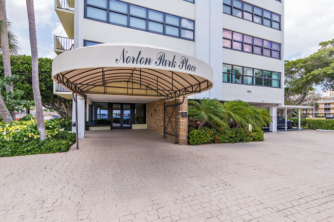 1501 S Flagler Dr in West Palm Beach, FL - Building Photo - Building Photo