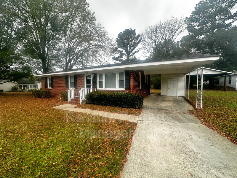 208 John St in Clayton, NC - Building Photo