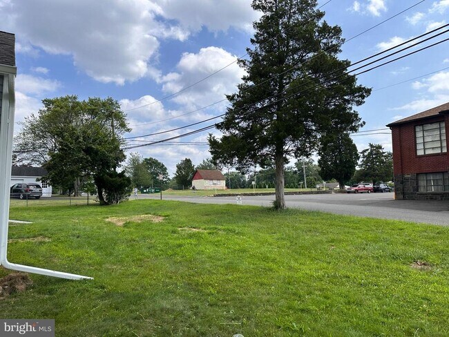 31 Poplar Ave in Warrington, PA - Building Photo - Building Photo