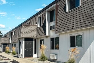 Juniper Apartments in East Wenatchee, WA - Foto de edificio - Building Photo