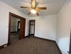 1316 W 91st St, Unit #2 in Cleveland, OH - Foto de edificio - Building Photo