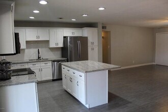 757 E Loyola Dr in Tempe, AZ - Building Photo - Building Photo