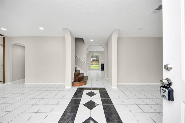 16731 Sussex Dr in Houston, TX - Building Photo - Building Photo