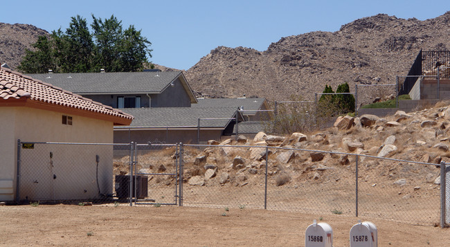 Mountain View Townhomes in Apple Valley, CA - Building Photo - Building Photo