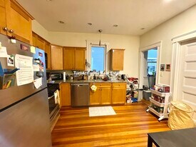 14 Edison Grn, Unit 1 in Boston, MA - Building Photo