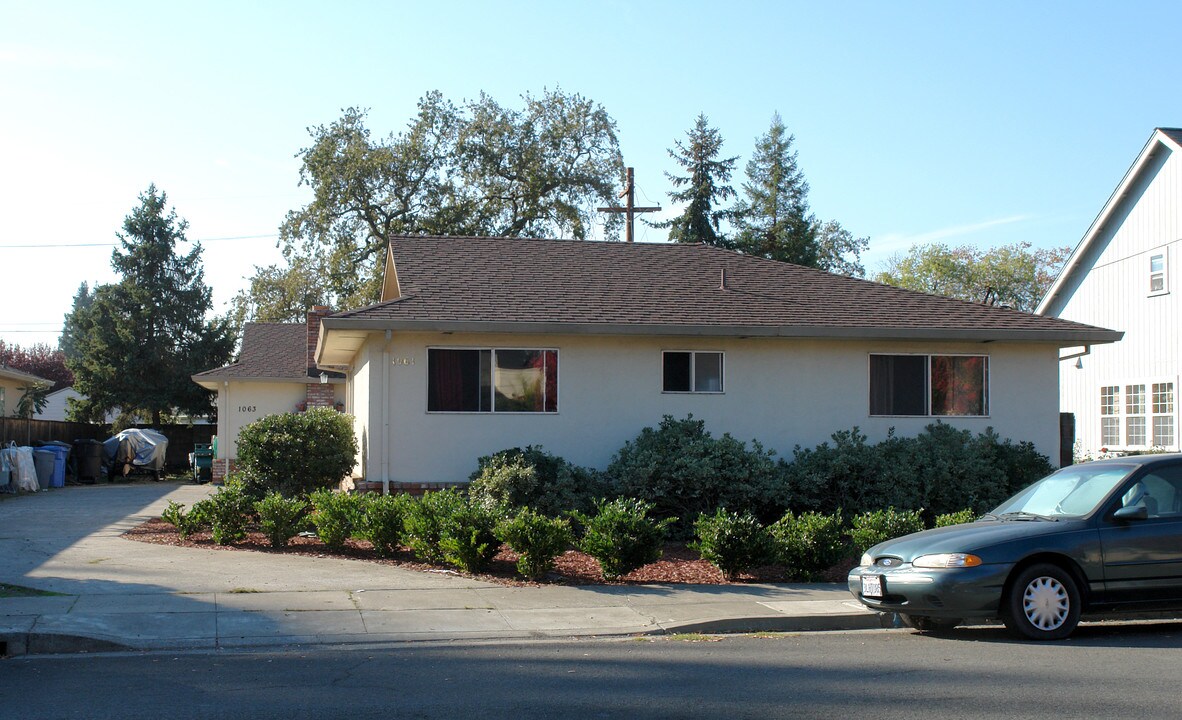 1061 King St in Santa Rosa, CA - Building Photo