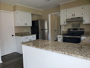 1960 Windlock Dr in Fayetteville, NC - Building Photo - Building Photo