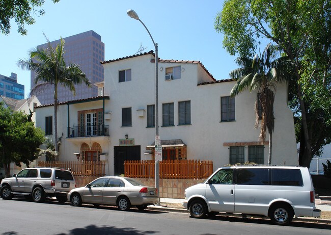 6610 Orange St in Los Angeles, CA - Building Photo - Building Photo