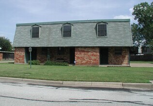 4004 Scruggs Dr in North Richland Hills, TX - Building Photo - Building Photo