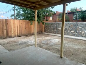 10514 Ashwood Dr in El Paso, TX - Building Photo - Building Photo