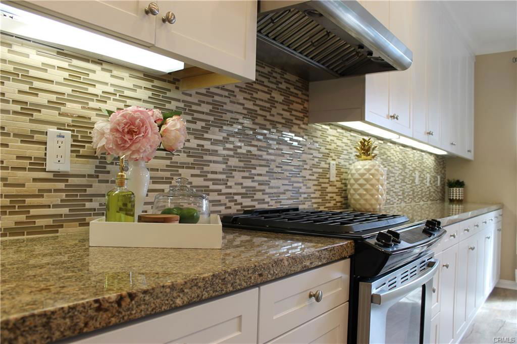 59 Overbrook in Irvine, CA - Building Photo