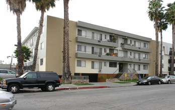 City Place Apartments in Los Angeles, CA - Building Photo - Building Photo